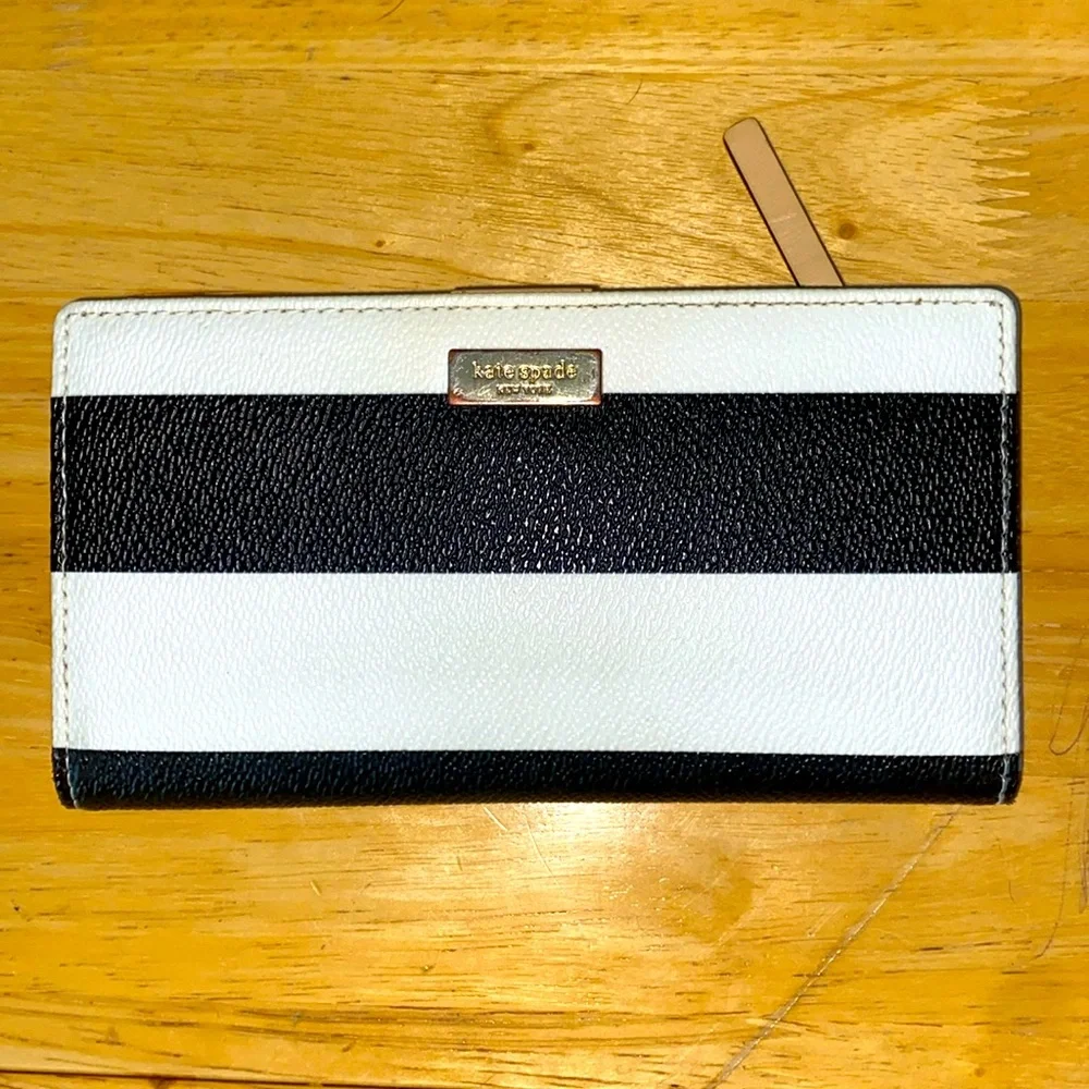 Kate Spade | Laurel Way Printed Stacy Cruise Stripes Wallet